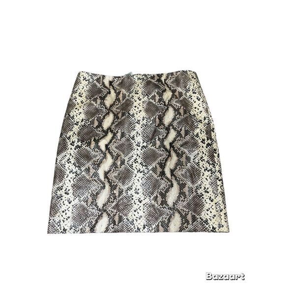 Jaclyn Smith Dresses & Skirts - NWT. Jaclyn Smith, Faux snake skin, pencil skirt ￼Size 14